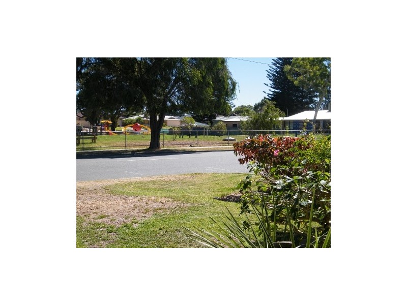 208 Safety Bay Road, Safety Bay WA 6169