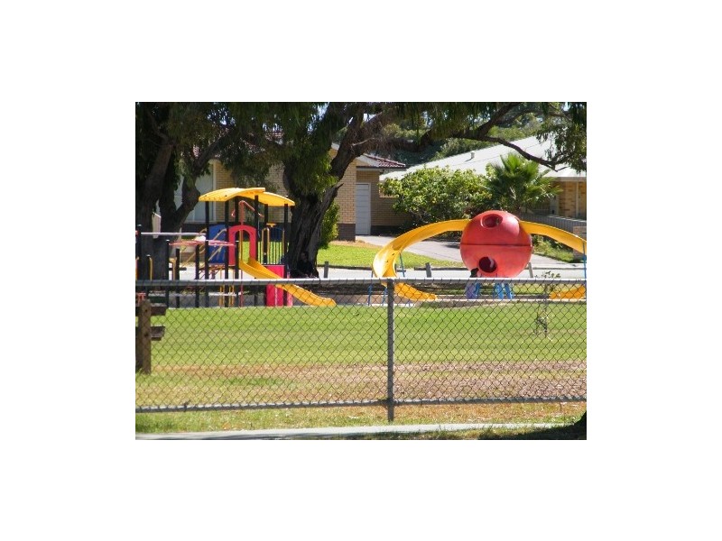 208 Safety Bay Road, Safety Bay WA 6169