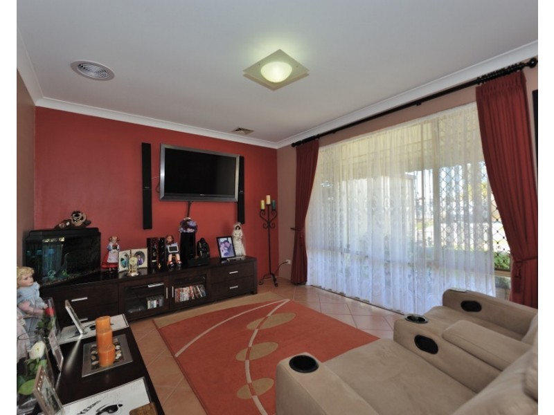 4 Lifu Court, Cooloongup WA 6168