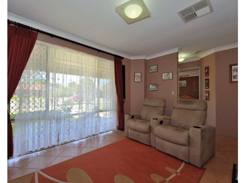 4 Lifu Court, Cooloongup WA 6168