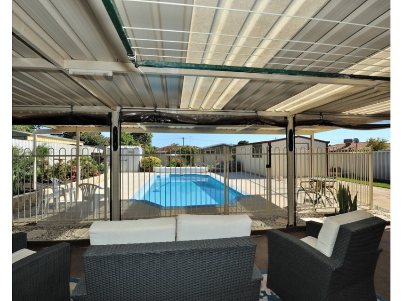 4 Lifu Court, Cooloongup WA 6168