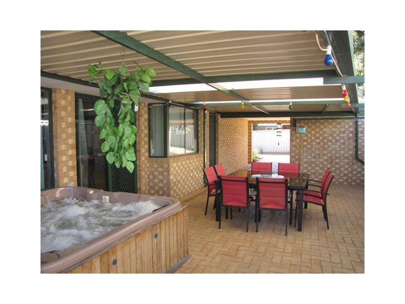 5A Berrett Place, Parmelia WA 6167