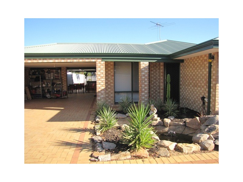 5A Berrett Place, Parmelia WA 6167