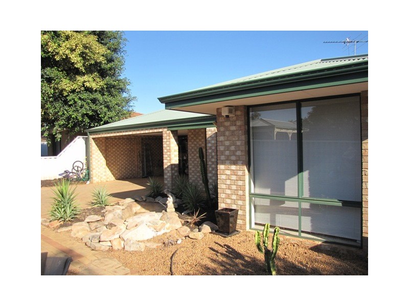 5A Berrett Place, Parmelia WA 6167