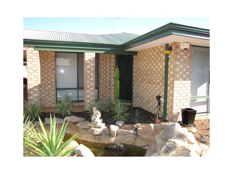 5A Berrett Place, Parmelia WA 6167