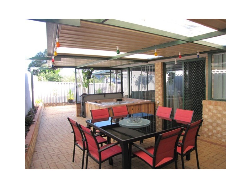 5A Berrett Place, Parmelia WA 6167