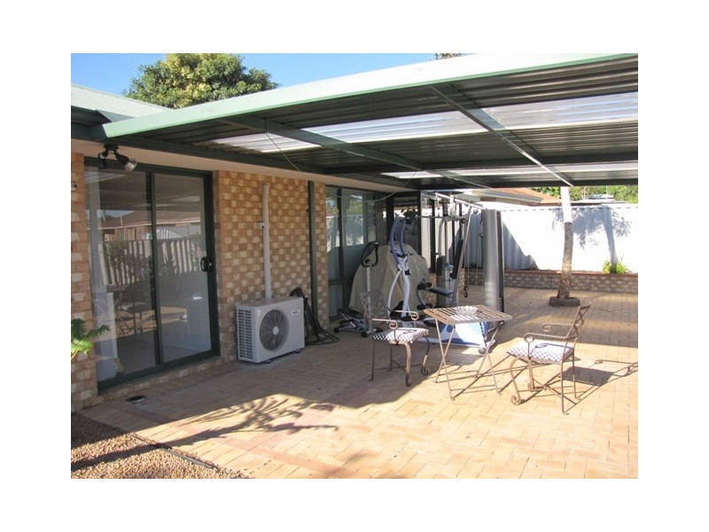 5A Berrett Place, Parmelia WA 6167