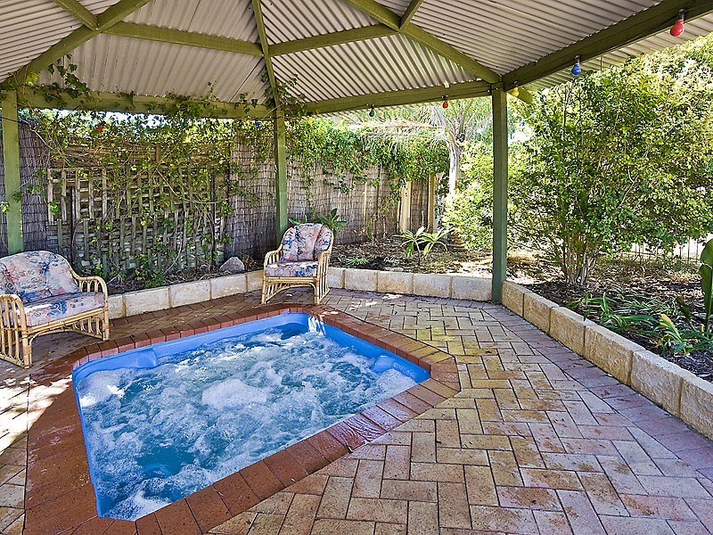 1 Jubilee Drive, Waikiki WA 6169