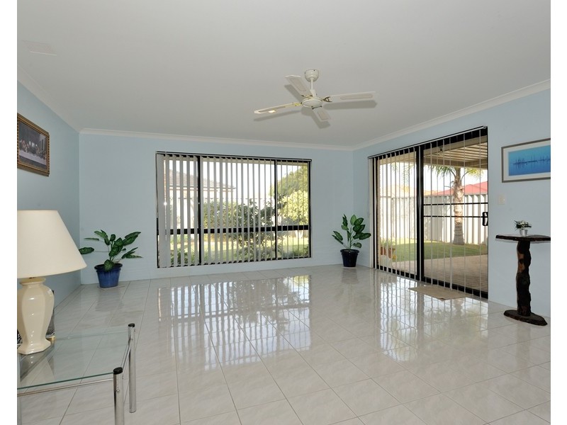 24 Menora Loop, Warnbro WA 6169