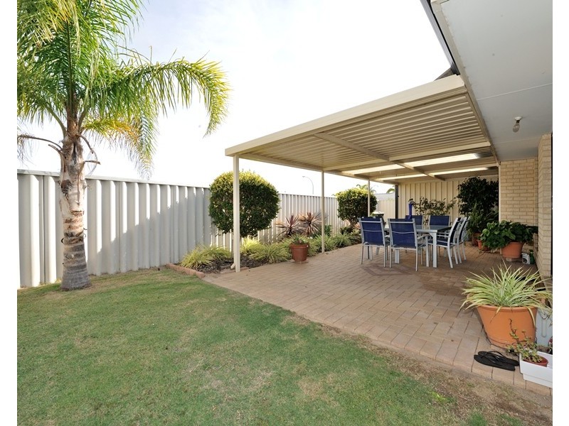 24 Menora Loop, Warnbro WA 6169