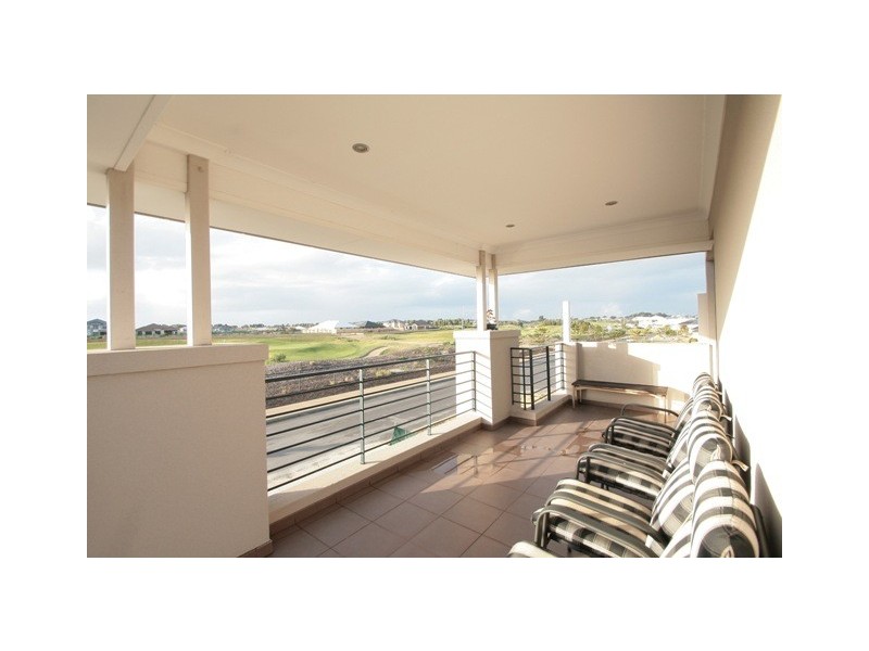 86 Bancoura Parkway, Secret Harbour WA 6173