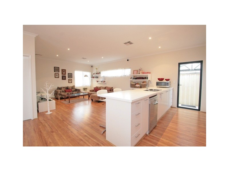 86 Bancoura Parkway, Secret Harbour WA 6173