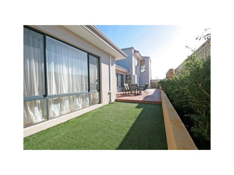 86 Bancoura Parkway, Secret Harbour WA 6173