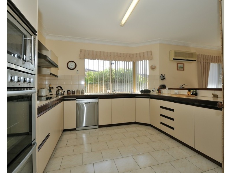 30 Leeuwin Parade, Rockingham WA 6168