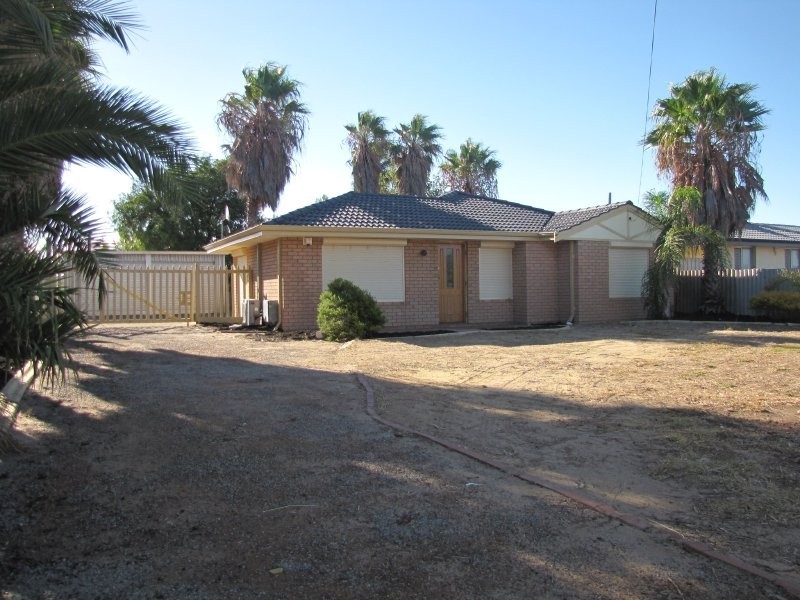 4 Grange Drive, Cooloongup WA 6168