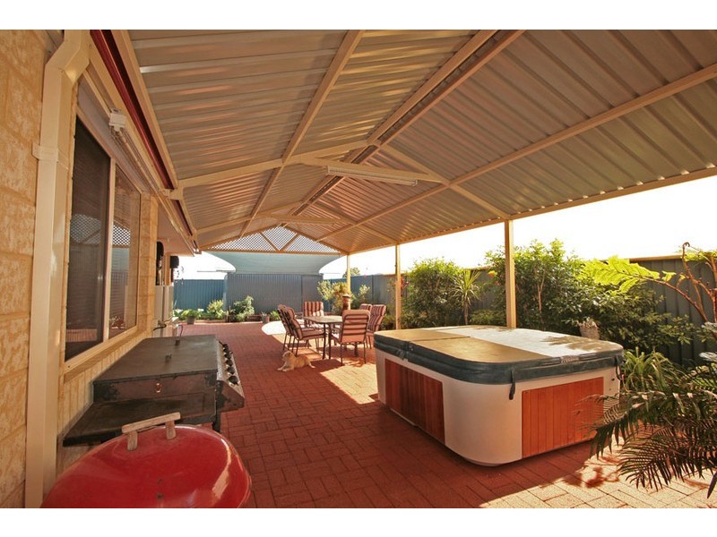 13 Plaistowe Boulevard, Byford WA 6122