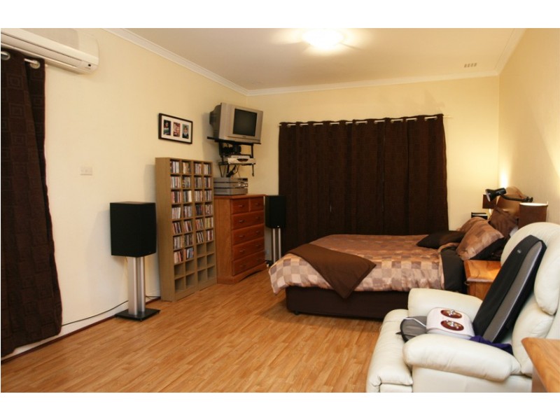 80 Kent Street, Rockingham WA 6168