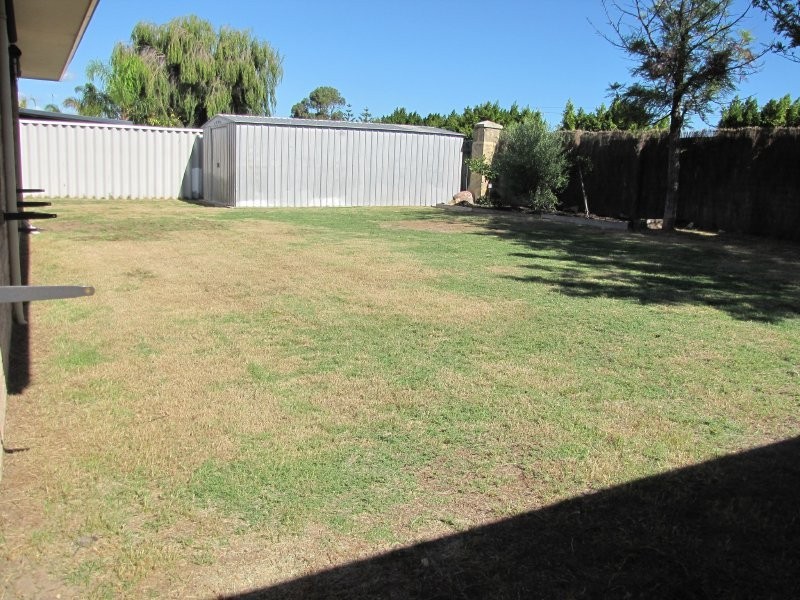 4 MAROON PLACE, Warnbro WA 6169
