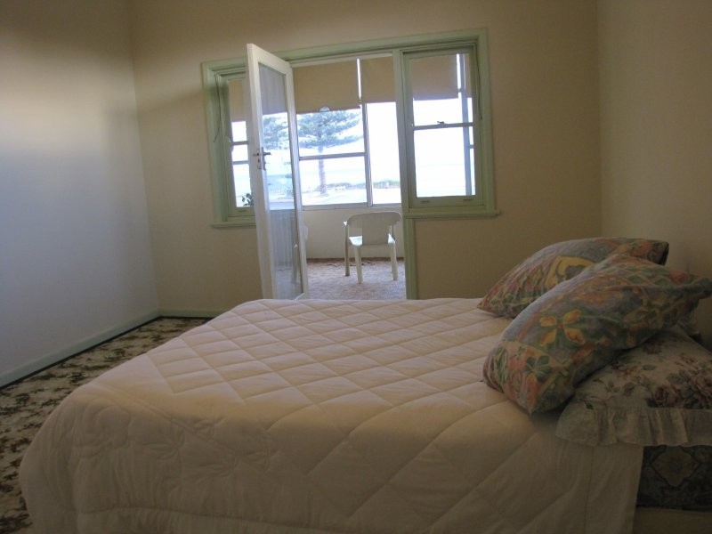 308 SAFETY BAY ROAD, Safety Bay WA 6169