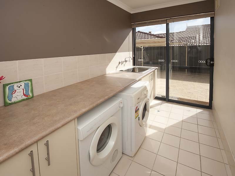 5 Cardiff Place, Warnbro WA 6169