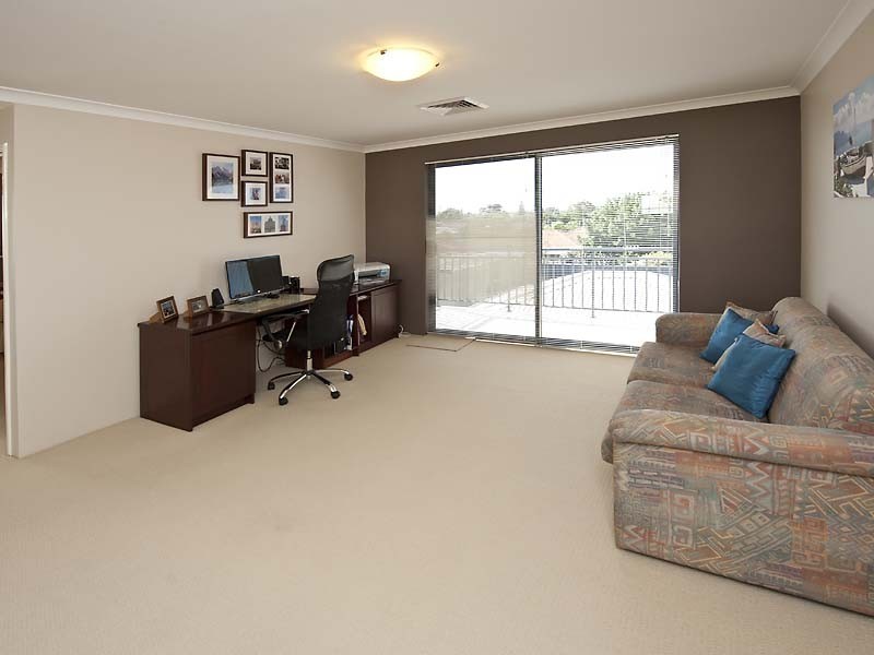 5 Cardiff Place, Warnbro WA 6169