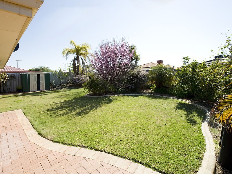 45 Mornington Blvd, Waikiki WA 6169