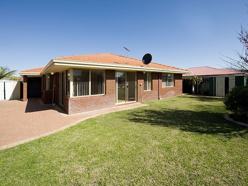 45 Mornington Blvd, Waikiki WA 6169