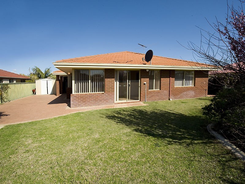 45 Mornington Blvd, Waikiki WA 6169