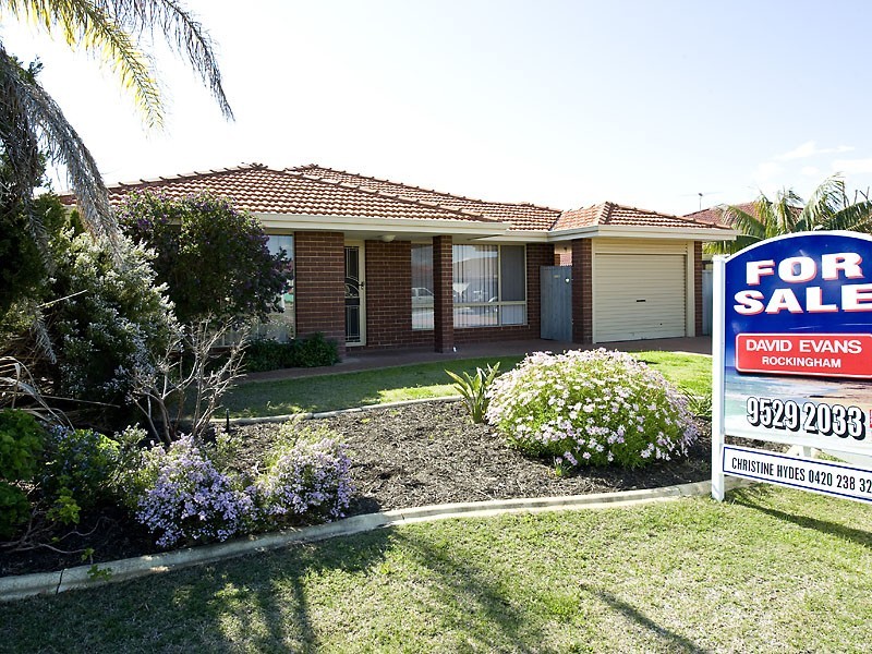 45 Mornington Blvd, Waikiki WA 6169