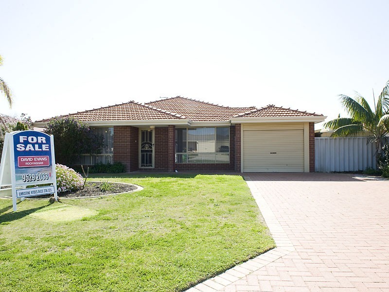 45 Mornington Blvd, Waikiki WA 6169