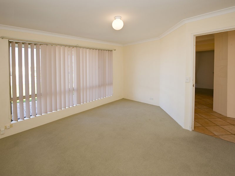 45 Mornington Blvd, Waikiki WA 6169