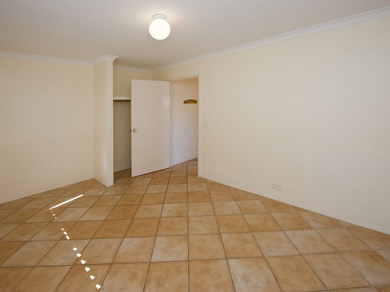 45 Mornington Blvd, Waikiki WA 6169