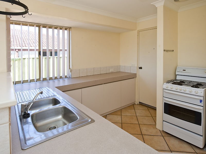 45 Mornington Blvd, Waikiki WA 6169