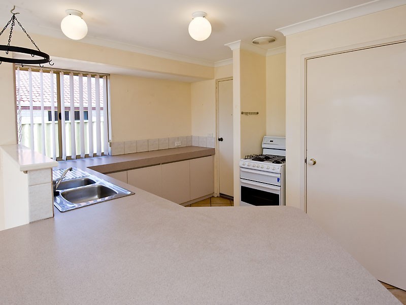 45 Mornington Blvd, Waikiki WA 6169