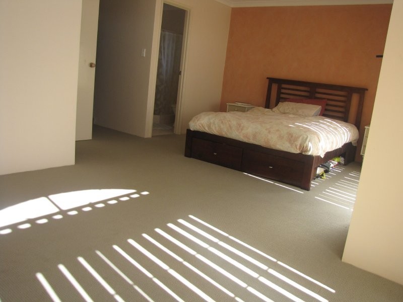 8 Armistice Way, Warnbro WA 6169
