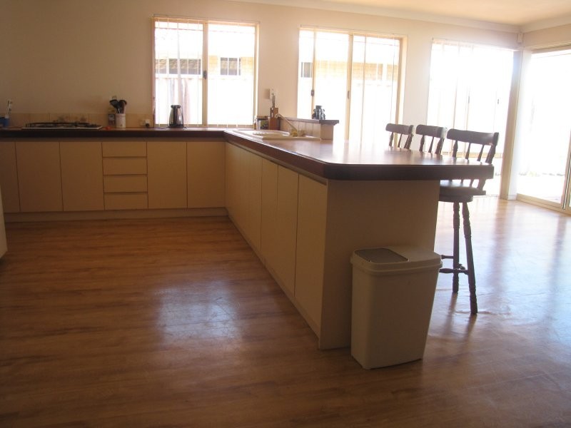 8 Armistice Way, Warnbro WA 6169