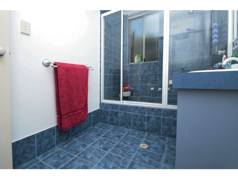 10 Rees Crescent, Rockingham WA 6168