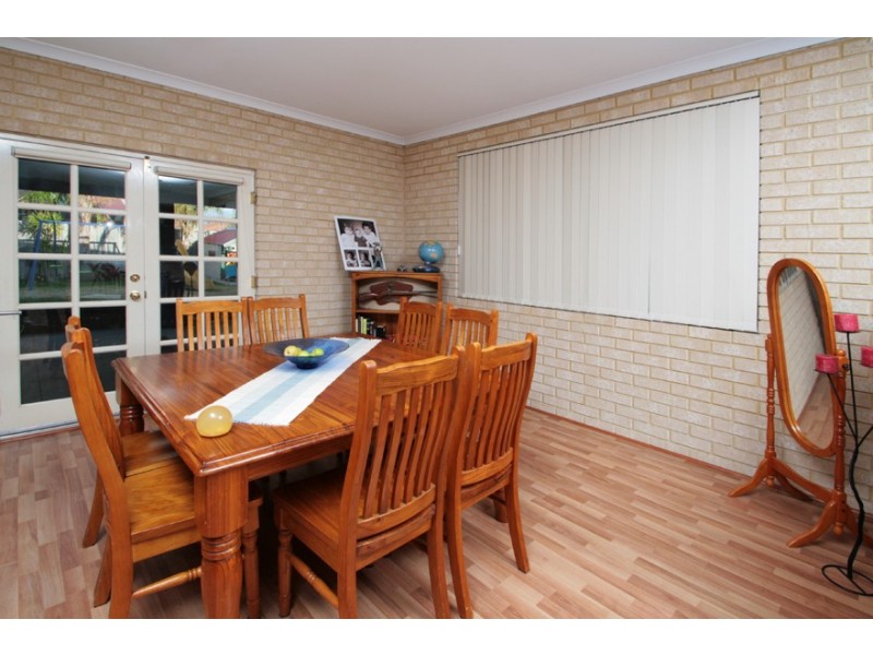 10 Rees Crescent, Rockingham WA 6168