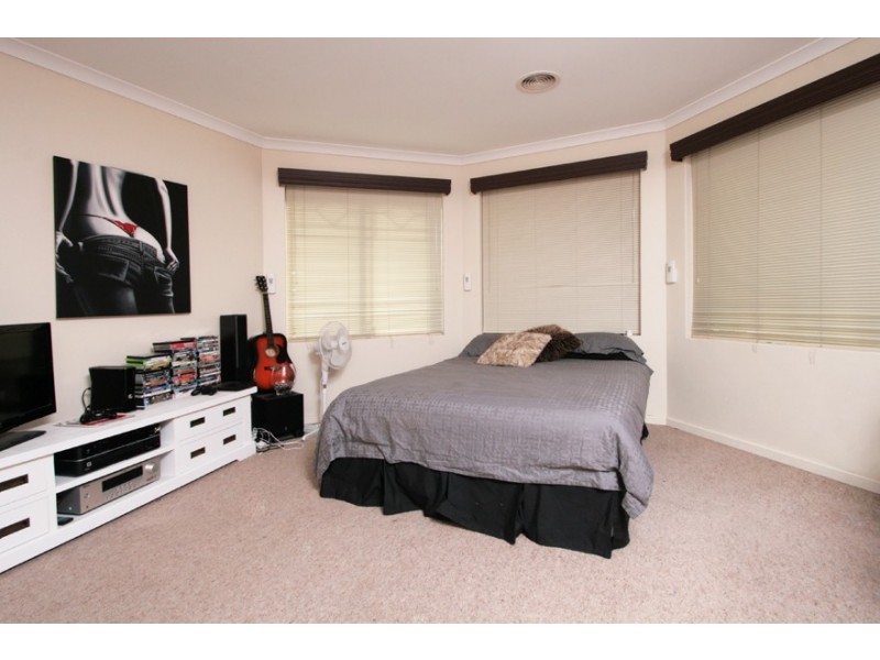 10 Rees Crescent, Rockingham WA 6168