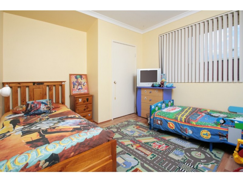 10 Rees Crescent, Rockingham WA 6168