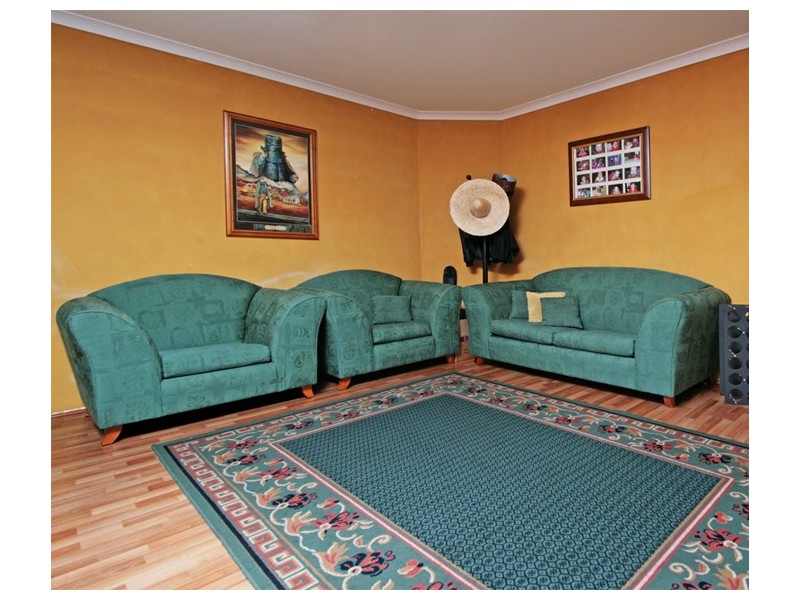 10 Rees Crescent, Rockingham WA 6168