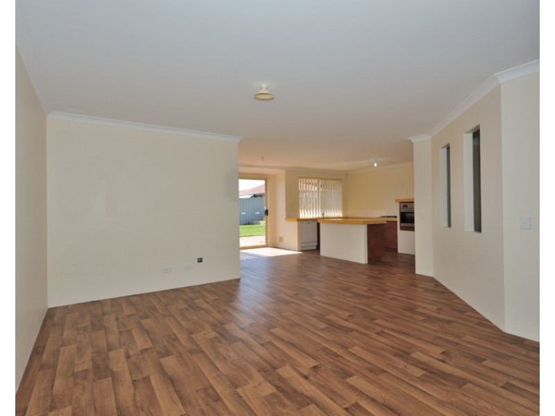 10 Zedora Loop, Port Kennedy WA 6172