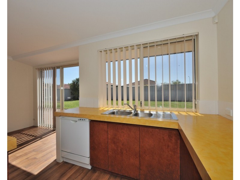 10 Zedora Loop, Port Kennedy WA 6172