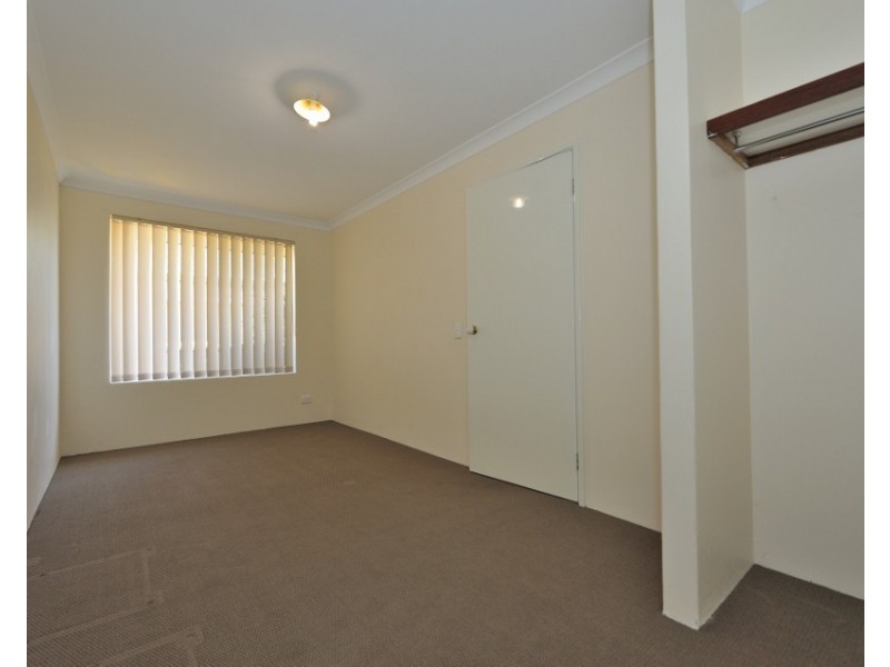 10 Zedora Loop, Port Kennedy WA 6172