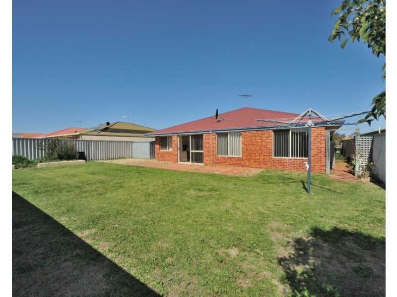 10 Zedora Loop, Port Kennedy WA 6172