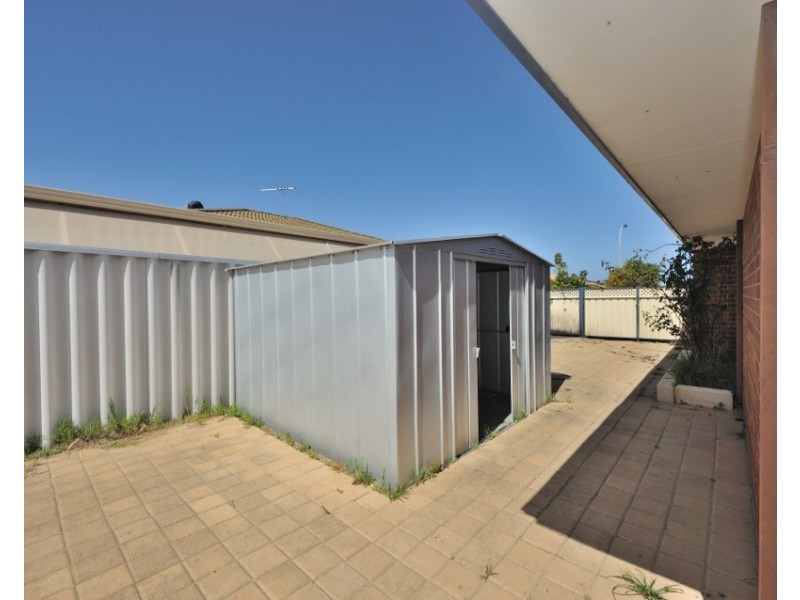 10 Zedora Loop, Port Kennedy WA 6172