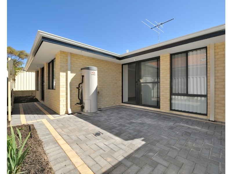 213B Willmott Drive, Waikiki WA 6169