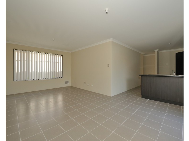 213C Willmott Drive, Waikiki WA 6169