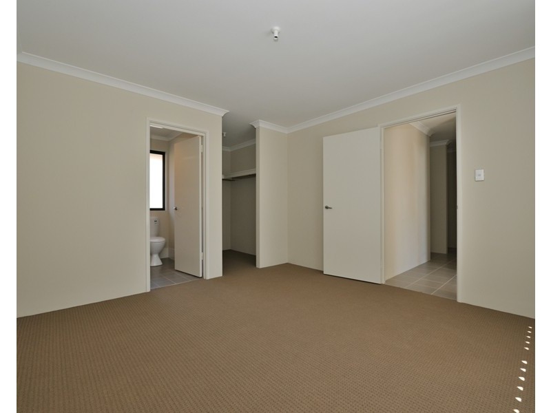 213C Willmott Drive, Waikiki WA 6169