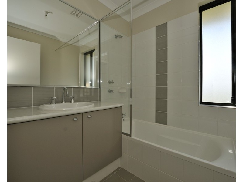 213E Willmott Drive, Waikiki WA 6169